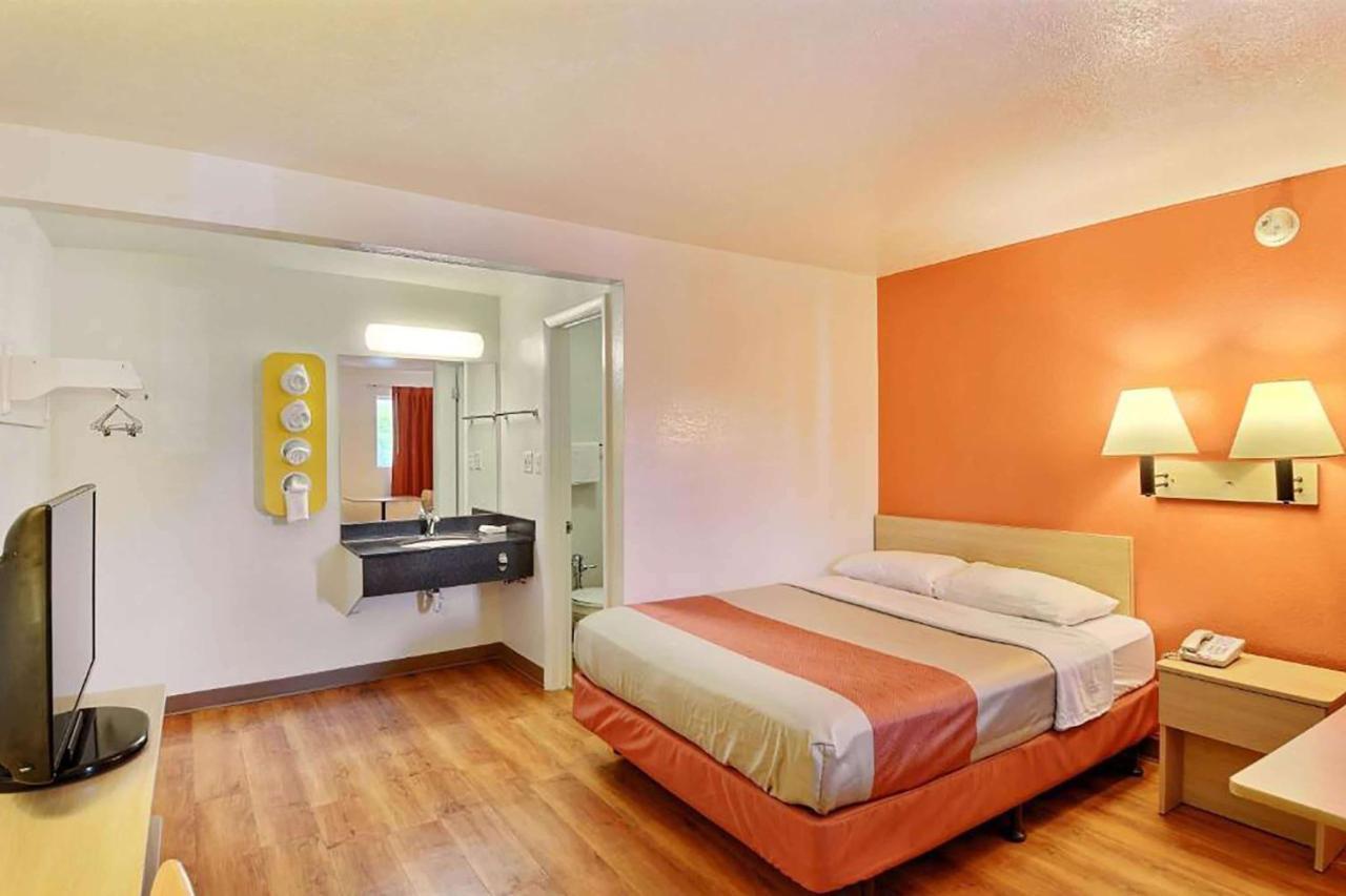 Travelodge By Wyndham Brattleboro Vt Exteriér fotografie